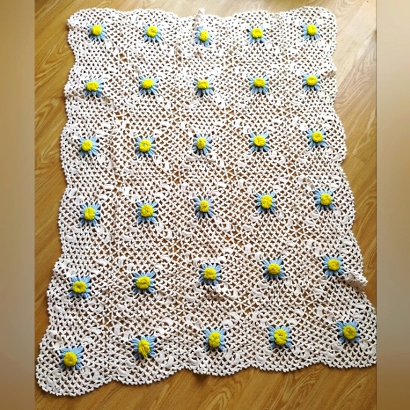 Vintage Crochet Reversible Afghan Throw Handmade Vtg 3D Flower Blanket 54x42
